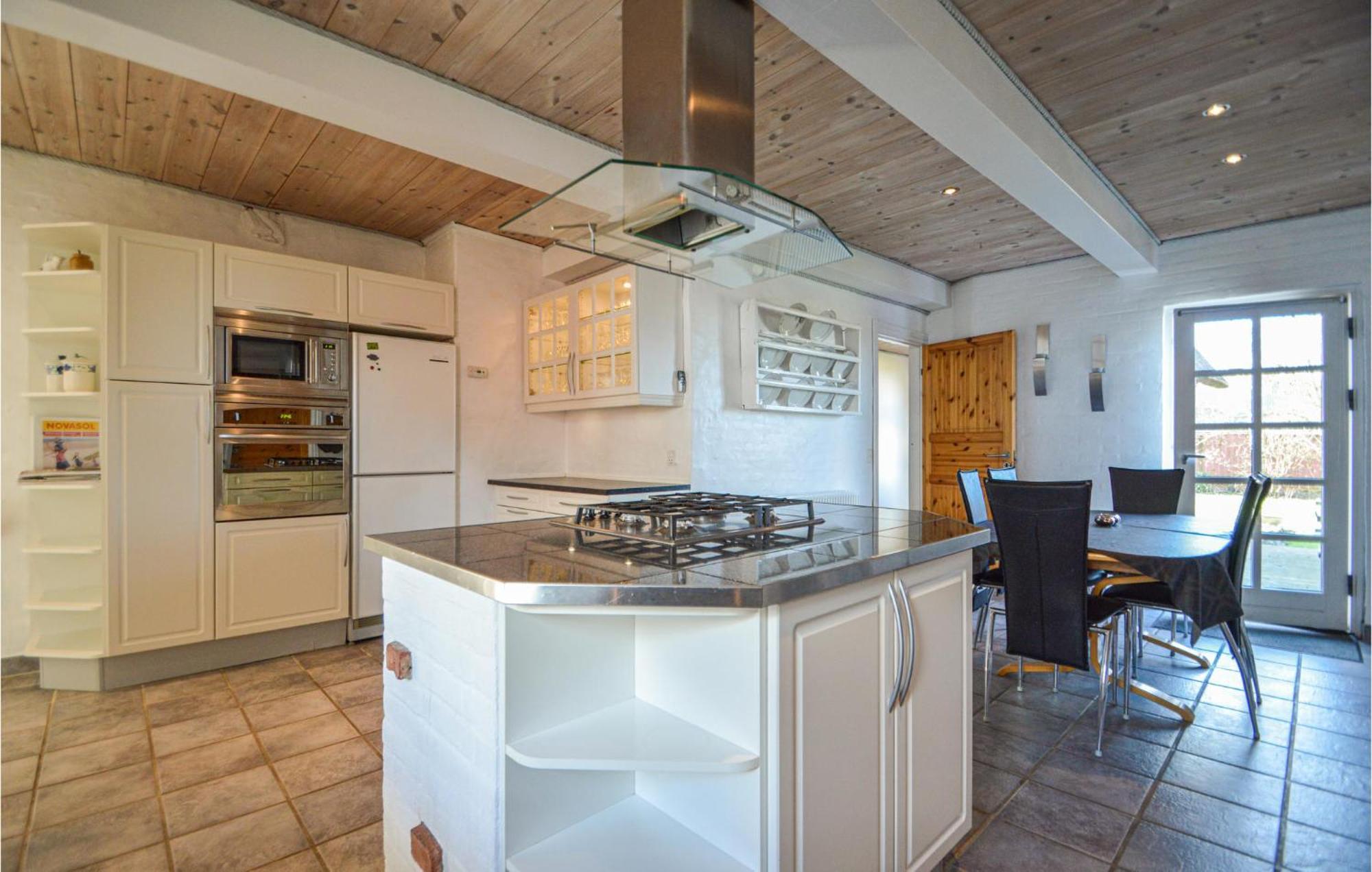 Awesome Home In Bredebro With Kitchen Ballum Kültér fotó